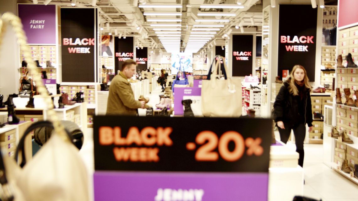 Czarny piątek utrudnia ruch na drogach w Lublinie. Korki większe od promocji w sklepach