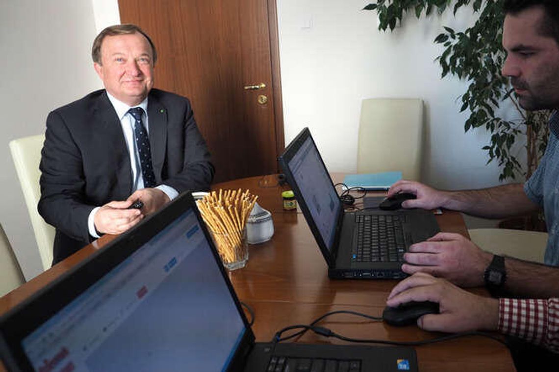 Czat z Janem Łopatą z PSL. "Polska w ruinie?" To obraża Polaków Czat z Janem Łopatą z PSL. "Polska w ruinie?" To obraża Polaków