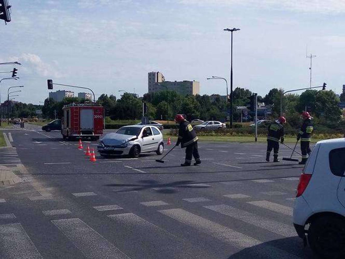Czechów: Zderzenie aut. Są utrudnienia na drodze