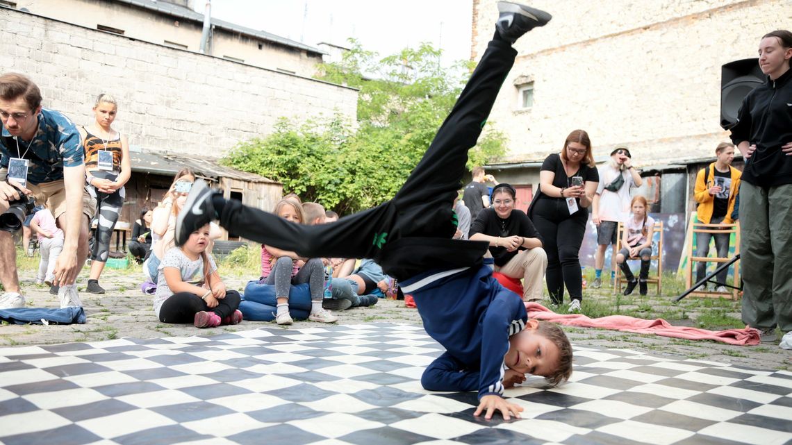 "Czekają na ten dzień cały rok". Bitwa o Stare Bronowice (Zdjęcia)
