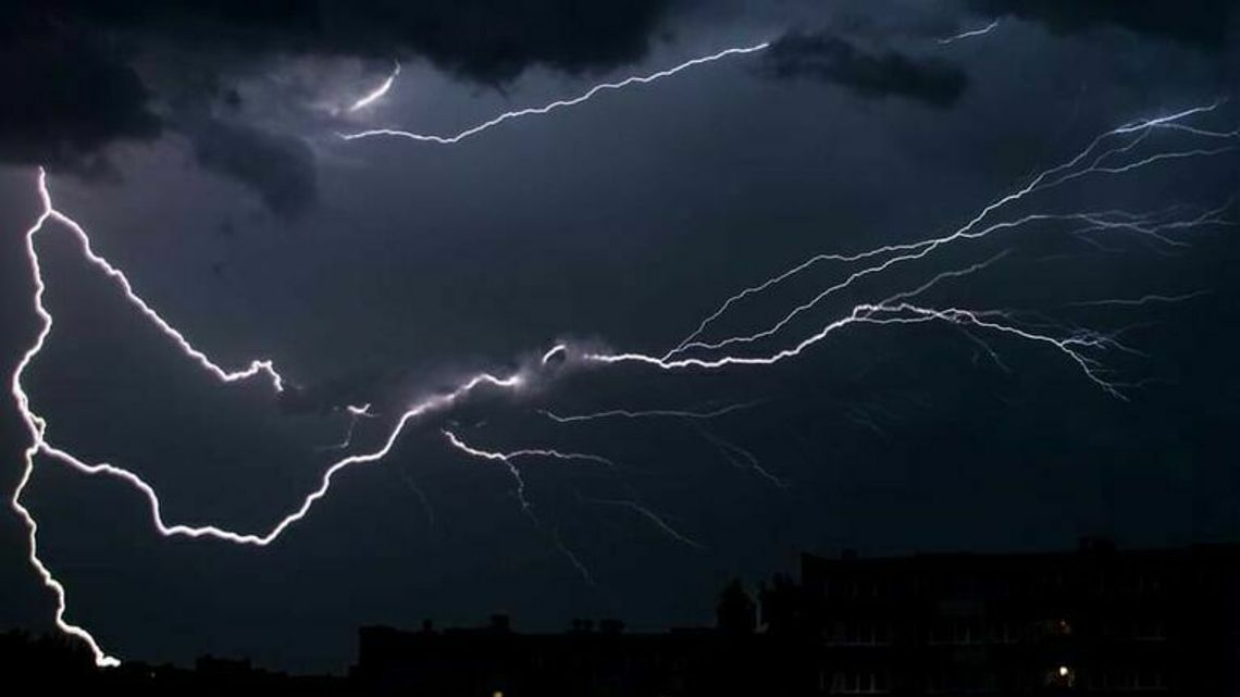 Czekają nas gorące dni, a co za tym idzie także burze z ulewnym deszczem