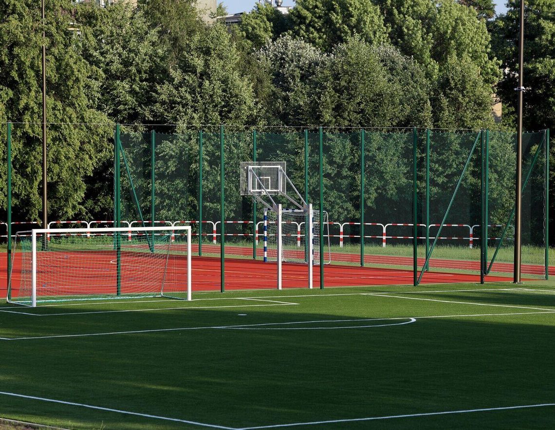 Czekali prawie rok i już za chwilę będą ćwiczyć na nowych boiskach Czekali prawie rok i już za chwilę będą ćwiczyć na nowych boiskach