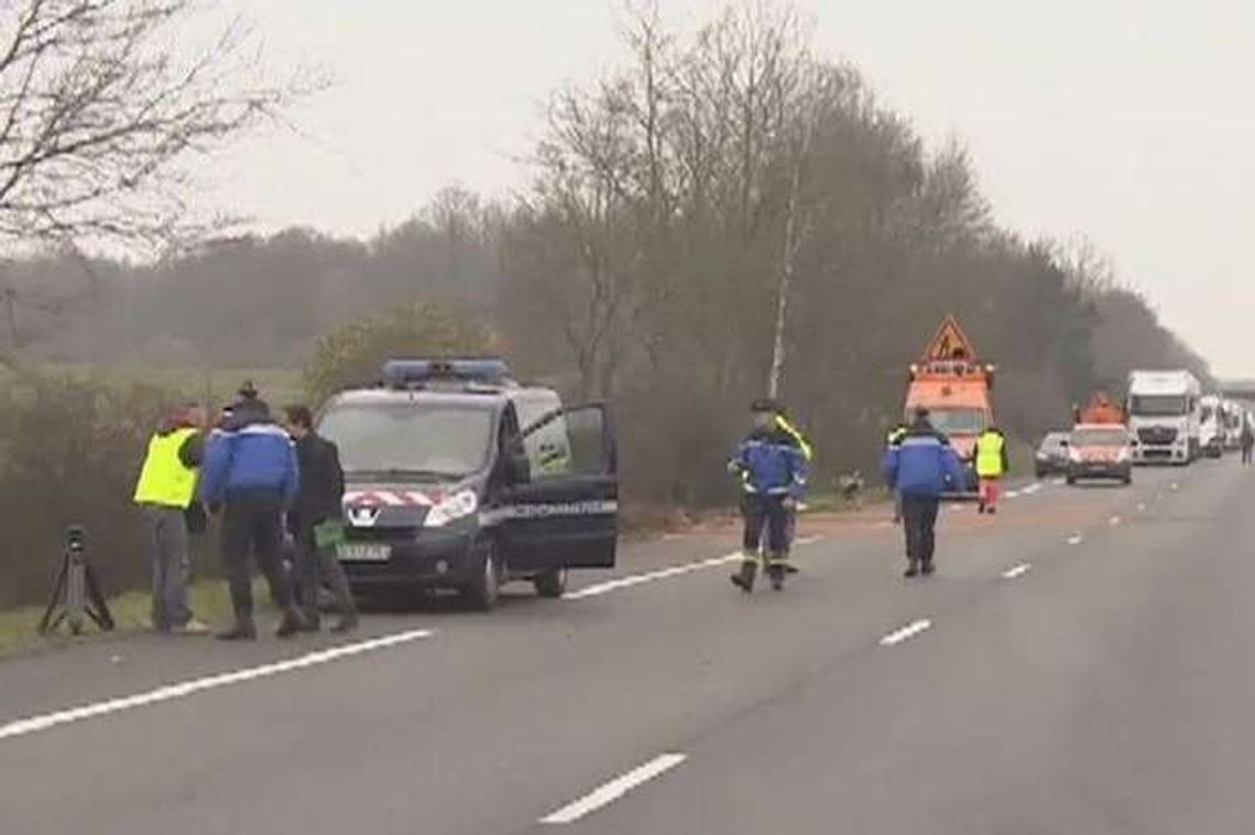 Czołowe zderzenie busa z ciężarówką we Francji. Zginęło 12 osób