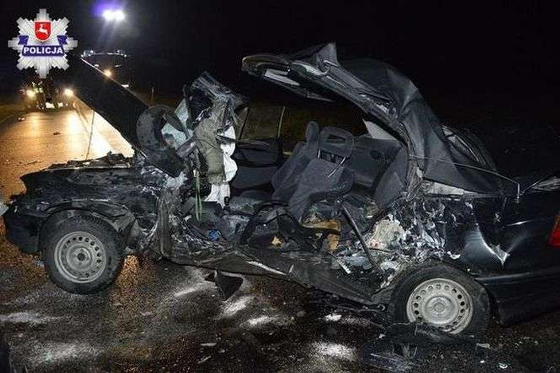 Czołowe zderzenie dwóch aut. 23-latek zginął na miejscu 