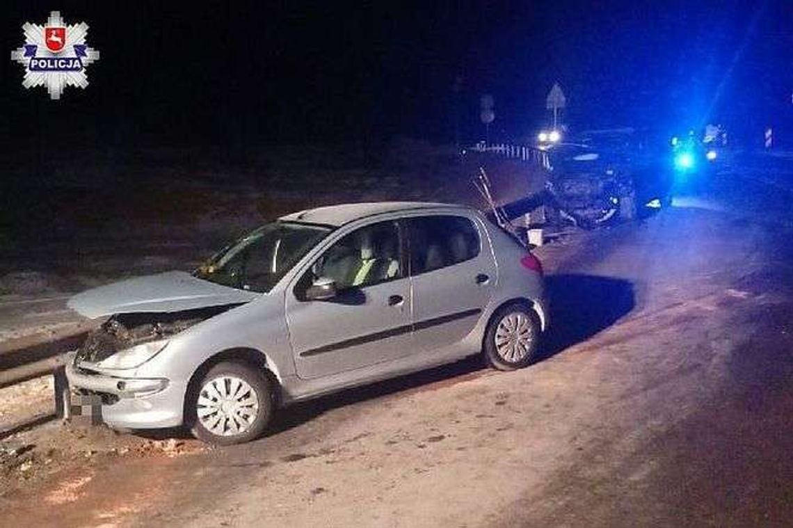 Czołowe zderzenie mercedesa i peugeota. Nie żyje 74-latek Czołowe zderzenie mercedesa i peugeota. Nie żyje 74-latek