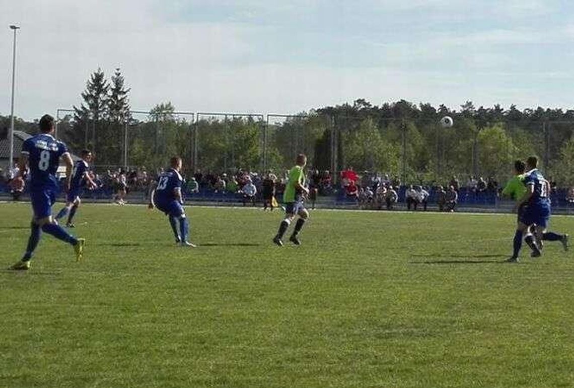 Czołówka chełmskiej okręgówki z kompletami. Drzemka obrony w Białopolu Czołówka chełmskiej okręgówki z kompletami. Drzemka obrony w Białopolu