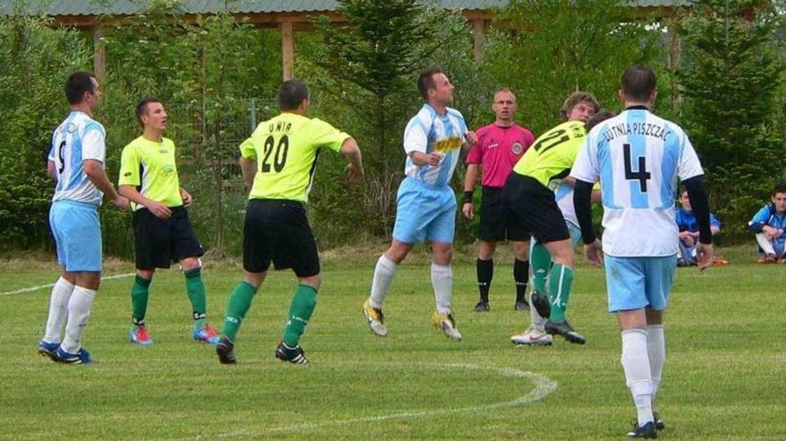 Czołówka z kompletem punktów. Grała bialska klasa okręgowa