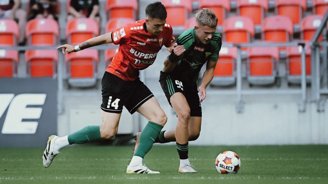 Cztery bramki, czerwona kartka i remis Górnika Łęczna w Tychach