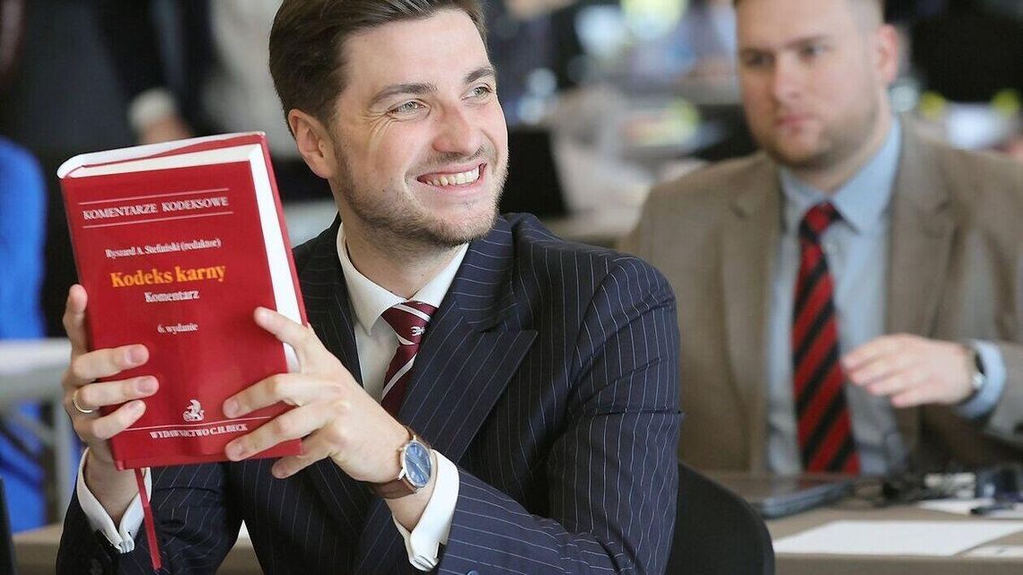 Cztery dni egzaminów. Trzeba zdać i można być radcą prawnym