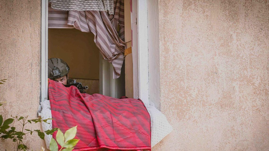 Cztery dni walczyli o zamkniętą szkołę. Spokojnie, to tylko ćwiczenia (Zdjęcia) Cztery dni walczyli o zamkniętą szkołę. Spokojnie, to tylko ćwiczenia (Zdjęcia)