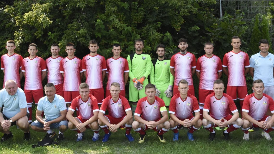 Cztery drużyny z kompletem punktów. Grała Keeza bialska klasa okręgowa Cztery drużyny z kompletem punktów. Grała Keeza bialska klasa okręgowa