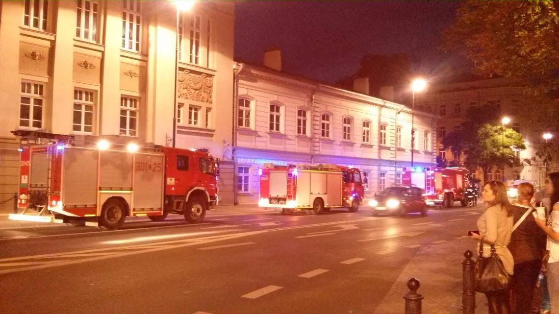 Cztery wozy strażackie przy 3 ul. Maja. Fałszywy alarm Cztery wozy strażackie przy 3 ul. Maja. Fałszywy alarm