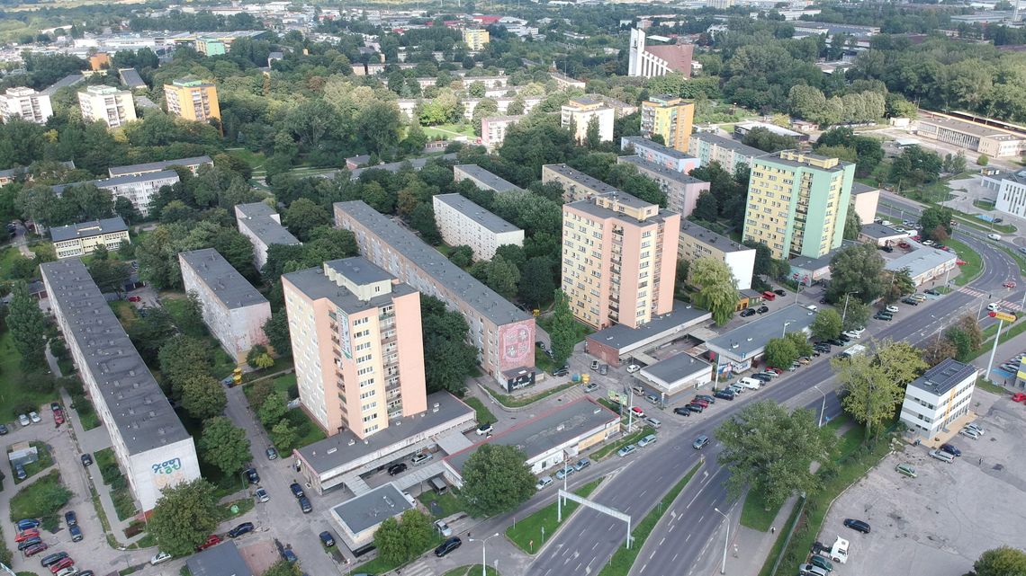 "Czujemy się oszukani". Kiedy w końcu mogą wykupić mieszkania, muszą zapłacić więcej