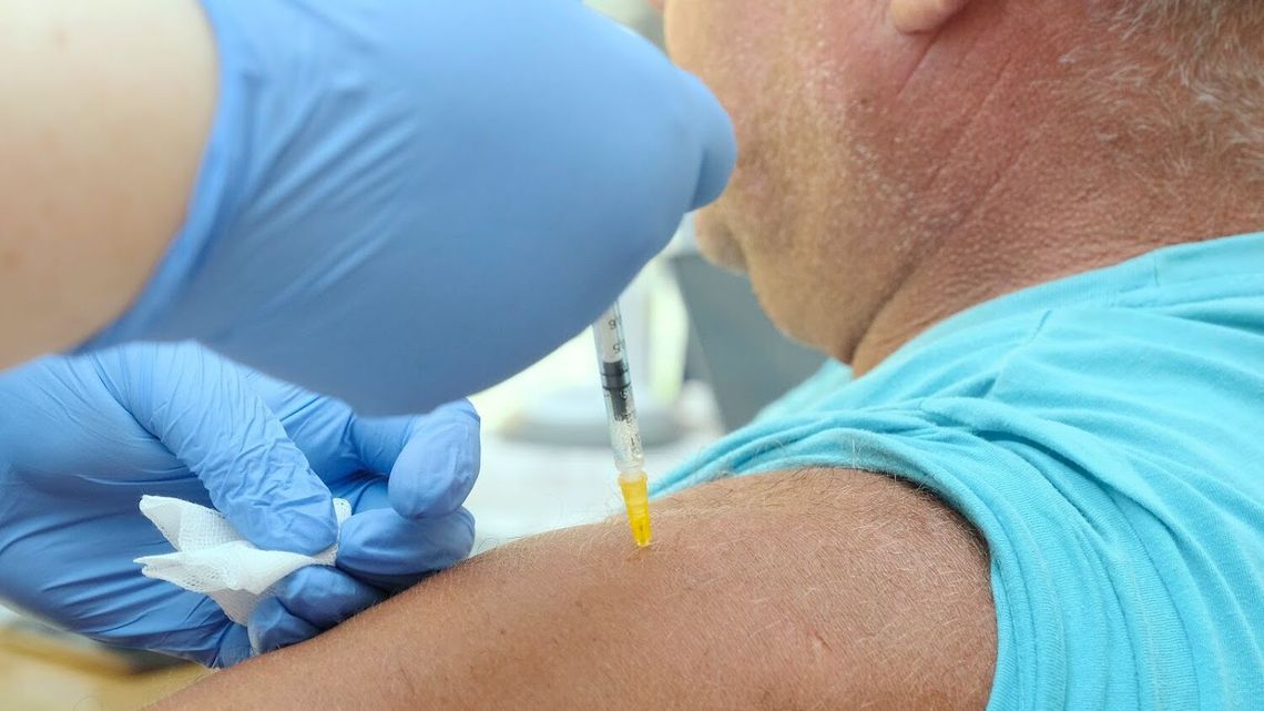 Czwarta fala na przykładzie szpitala w Dęblinie. 14 pacjentów, 13 z nich niezaszczepionych Czwarta fala na przykładzie szpitala w Dęblinie. 14 pacjentów, 13 z nich niezaszczepionych