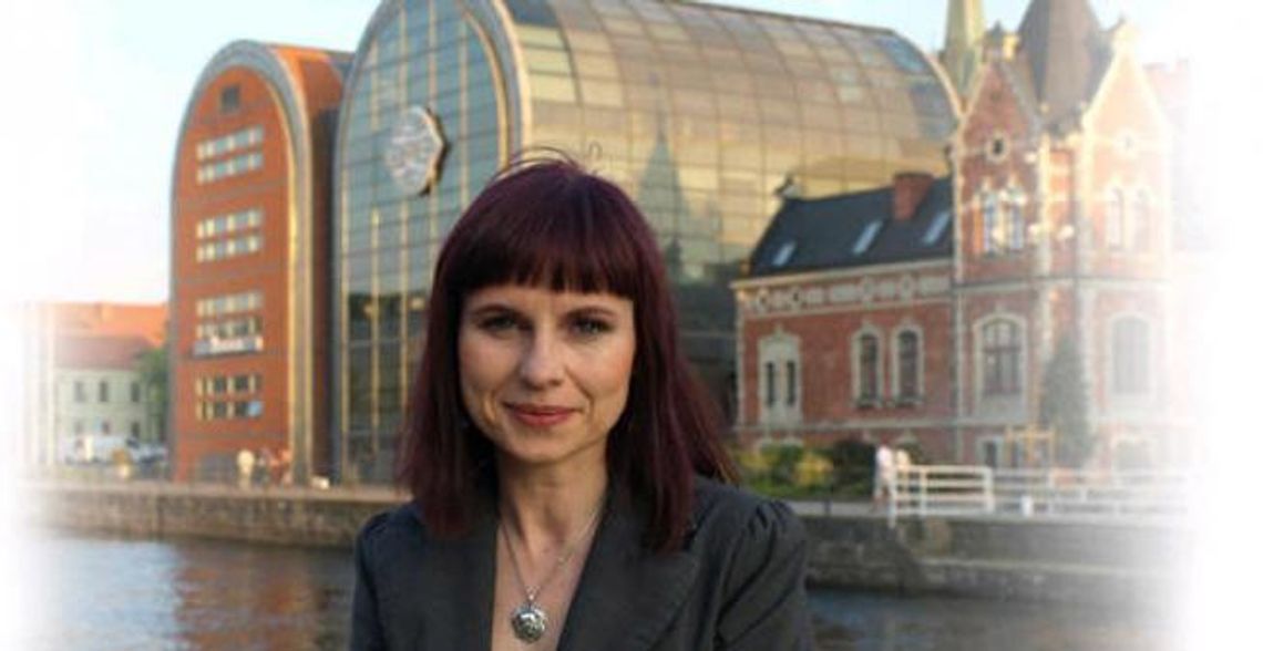 Czy bankowiec może mieć długie włosy? 