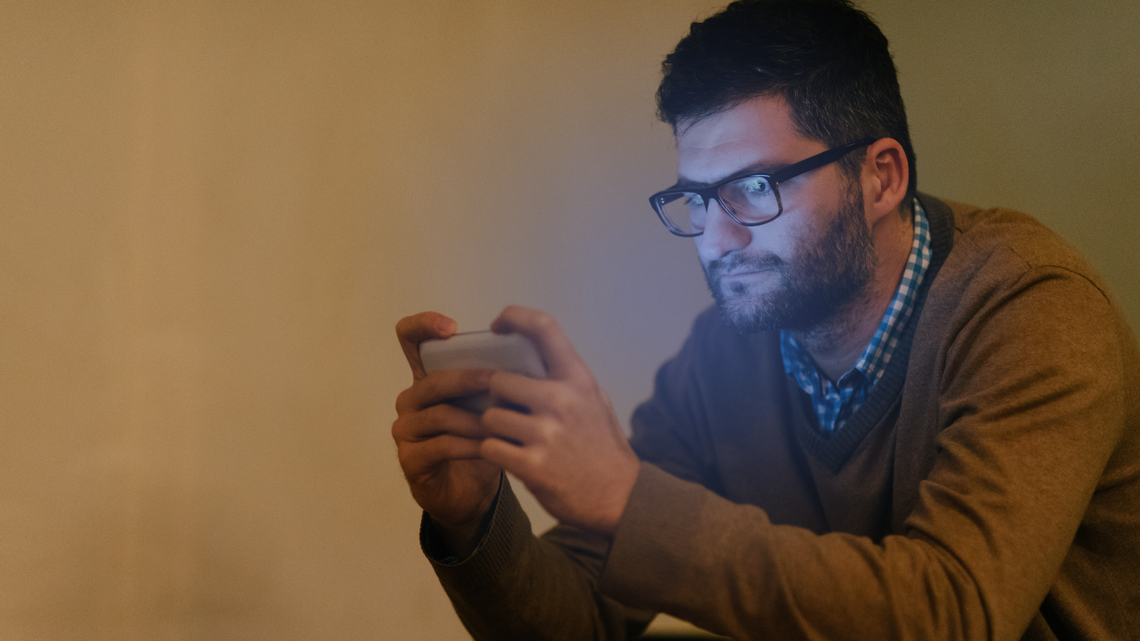 Czy niebieskie światło jest szkodliwe i jak wpływa na zdrowie? Czy niebieskie światło jest szkodliwe i jak wpływa na zdrowie?