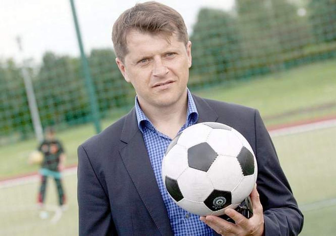 Czy poseł z Łukowa i menadżer Lewandowskiego zatrudnia rodzinę? 