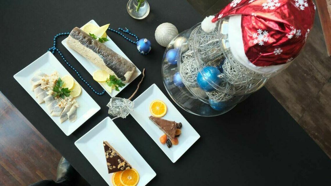 Czy w ogóle opłaca się stać przy garach? Ile kosztuje świąteczny catering?