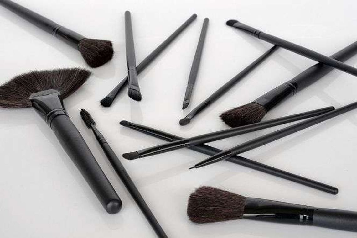 Czym nakładać poszczególne kosmetyki?