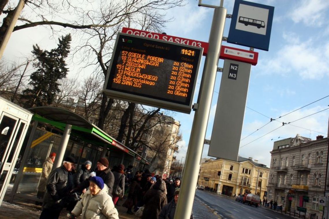 Czytasz w podróży? Dostaniesz zakładkę
