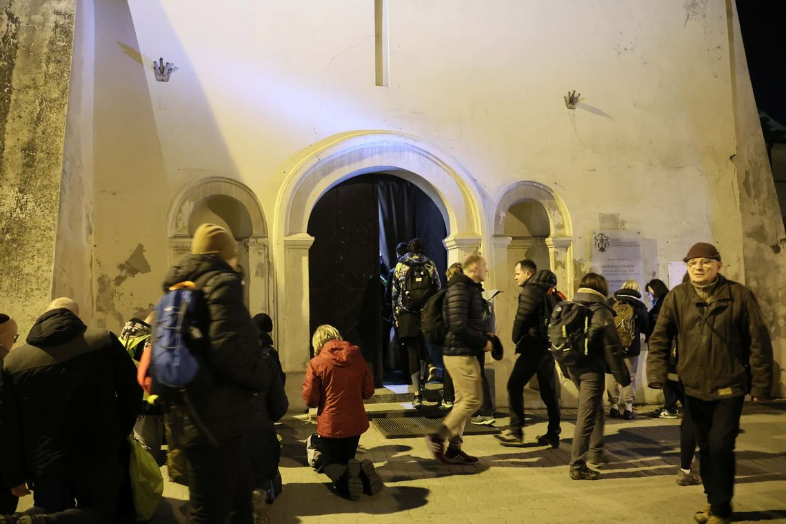 Tłumy na Ekstremalnej Drodze Krzyżowej w Lublinie. Przeżywają Wielki Post