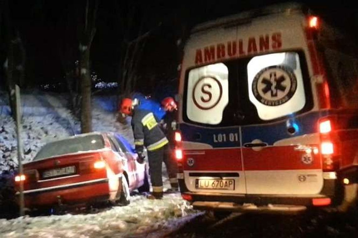 Dąbrowica: Passat w rowie. Trudne warunki na drogach