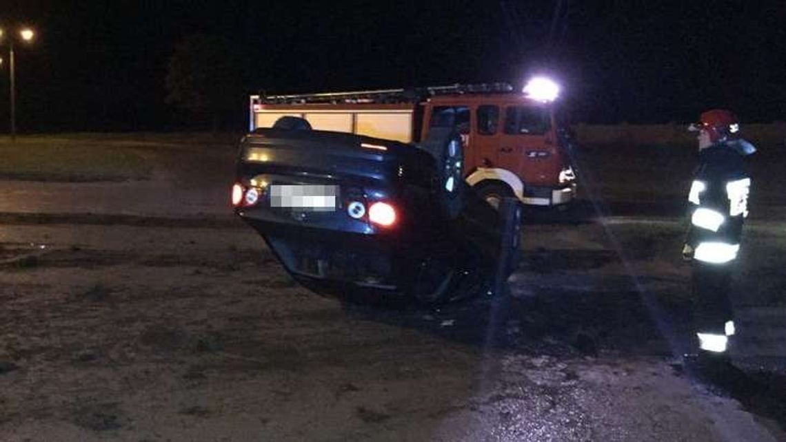 Dachował, a potem uciekł z miejsca zdarzenia. Był pijany