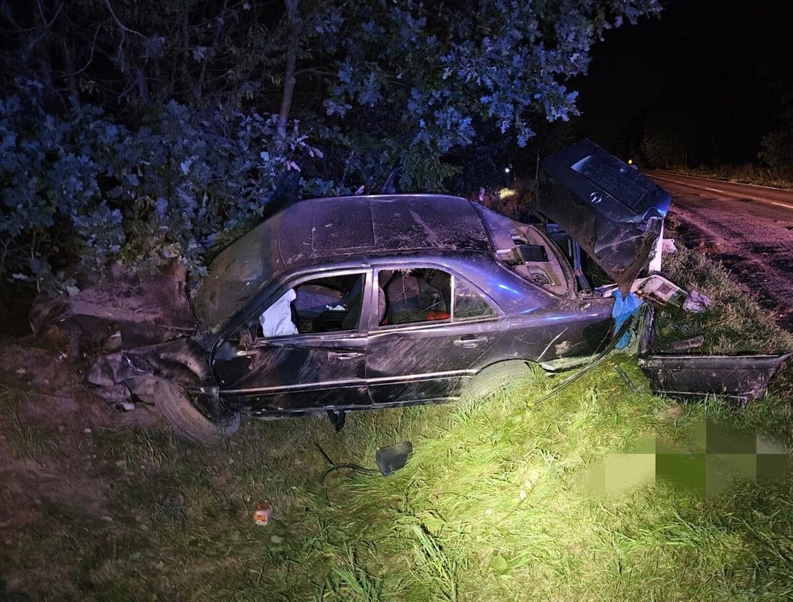Dachował Mercedesem i uciekł. Nietrzeźwego kierowcę zatrzymał policjant po służbie Dachował Mercedesem i uciekł. Nietrzeźwego kierowcę zatrzymał policjant po służbie