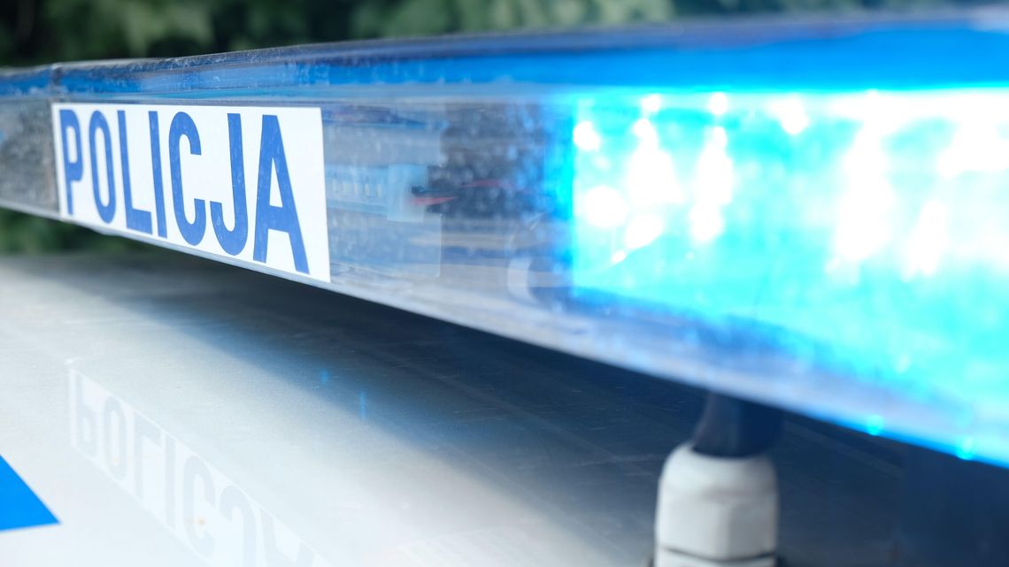 Dachowanie na al. Tysiąclecia. Są utrudnienia w ruchu