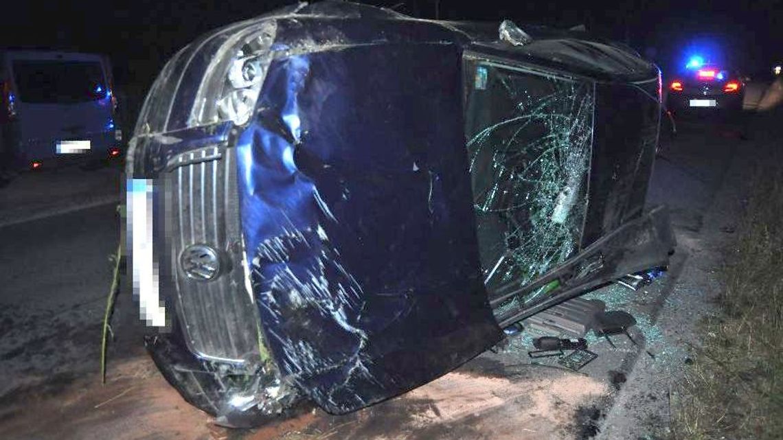 Dachowanie w Żyrzynie. Na drogę wybiegła sarna