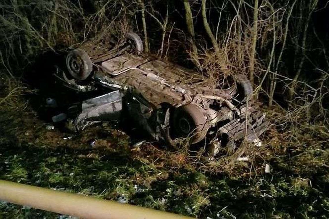 Daewoo dachowało. Kierowca był pijany Daewoo dachowało. Kierowca był pijany