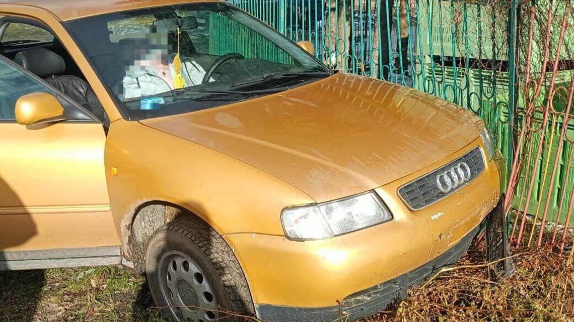 Dalej nie pojechała. Zatrzymali ją inni kierowcy Dalej nie pojechała. Zatrzymali ją inni kierowcy