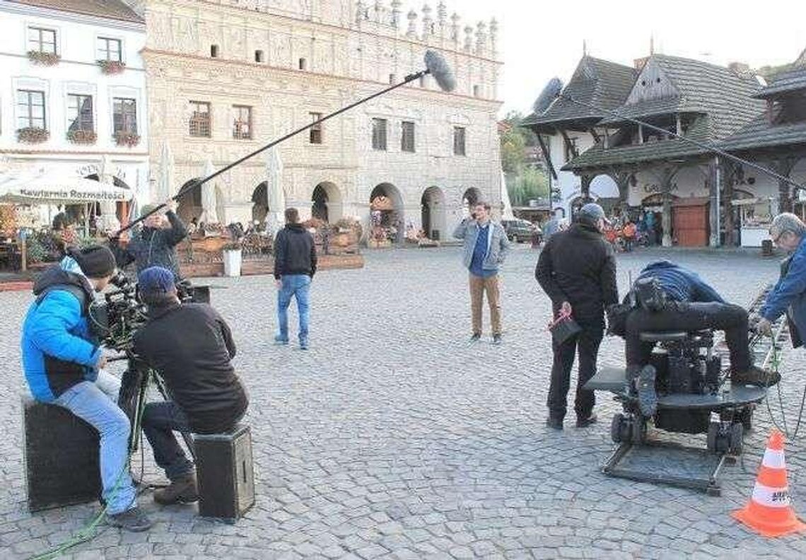 Damięcki i Kurdej-Szatan w Kazimierzu na planie. Ty też możesz zagrać (zdjęcia)