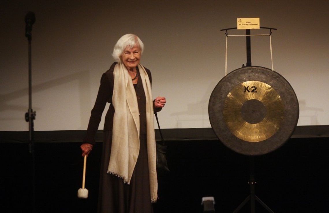 Danuta Szaflarska i chrzciny teatralnego gongu