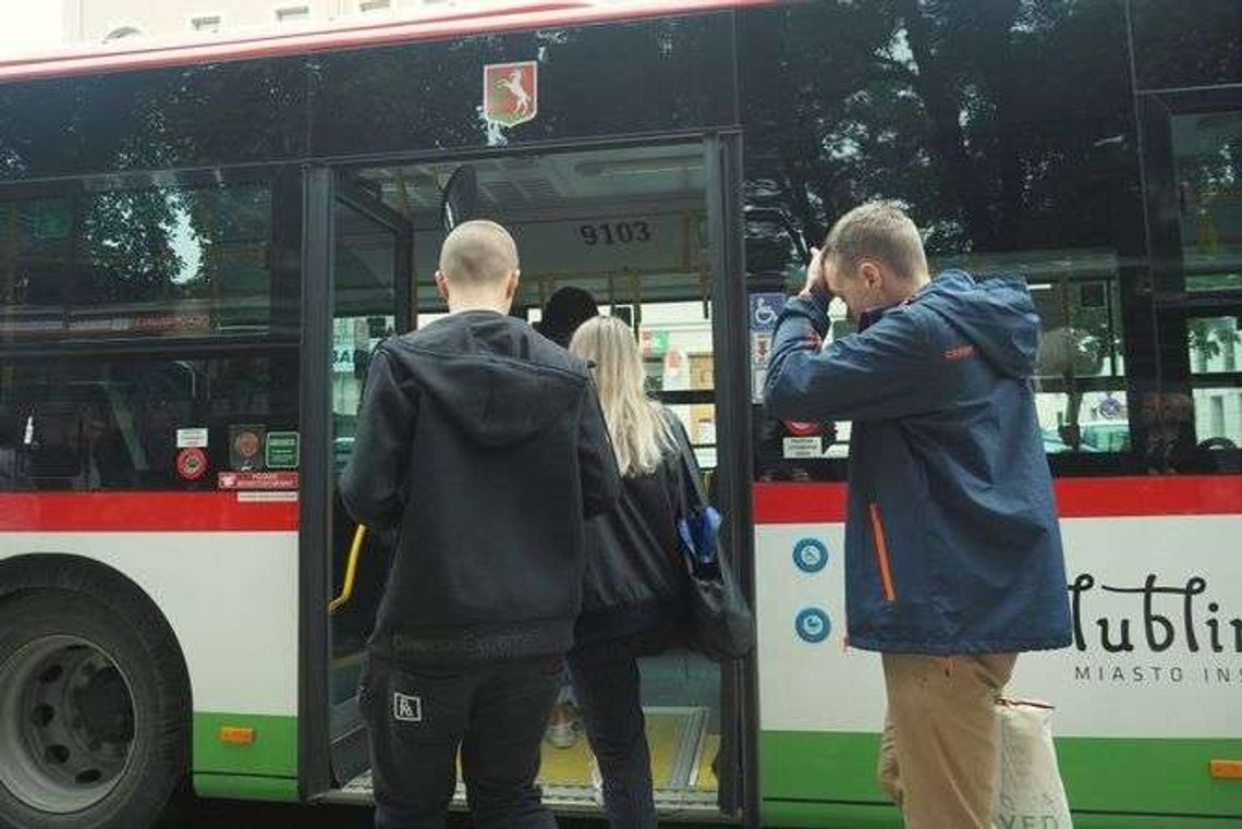 Darmowa komunikacja dla uczniów. Decyzja miała być już dzisiaj, dlaczego nie zapadła? Darmowa komunikacja dla uczniów. Decyzja miała być już dzisiaj, dlaczego nie zapadła?