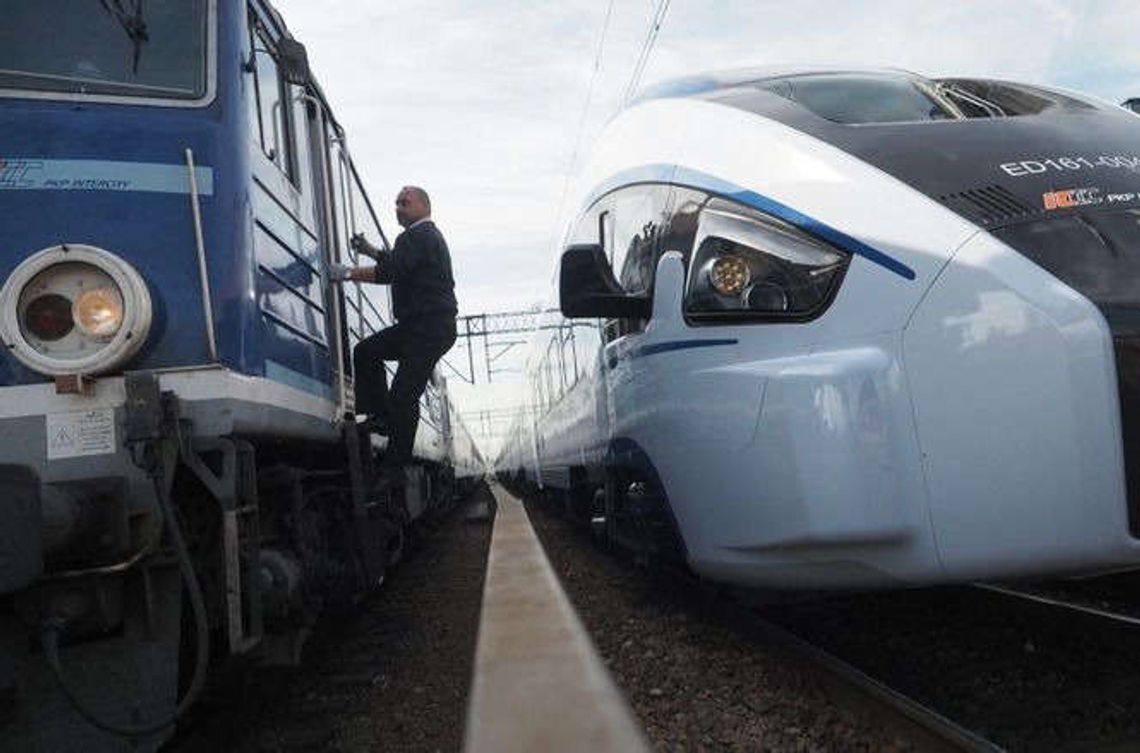 Dart na dworcu w Lublinie. Takim pociągiem będziemy jeżdzić do Warszawy (wideo, zdjęcia) Dart na dworcu w Lublinie. Takim pociągiem będziemy jeżdzić do Warszawy (wideo, zdjęcia)