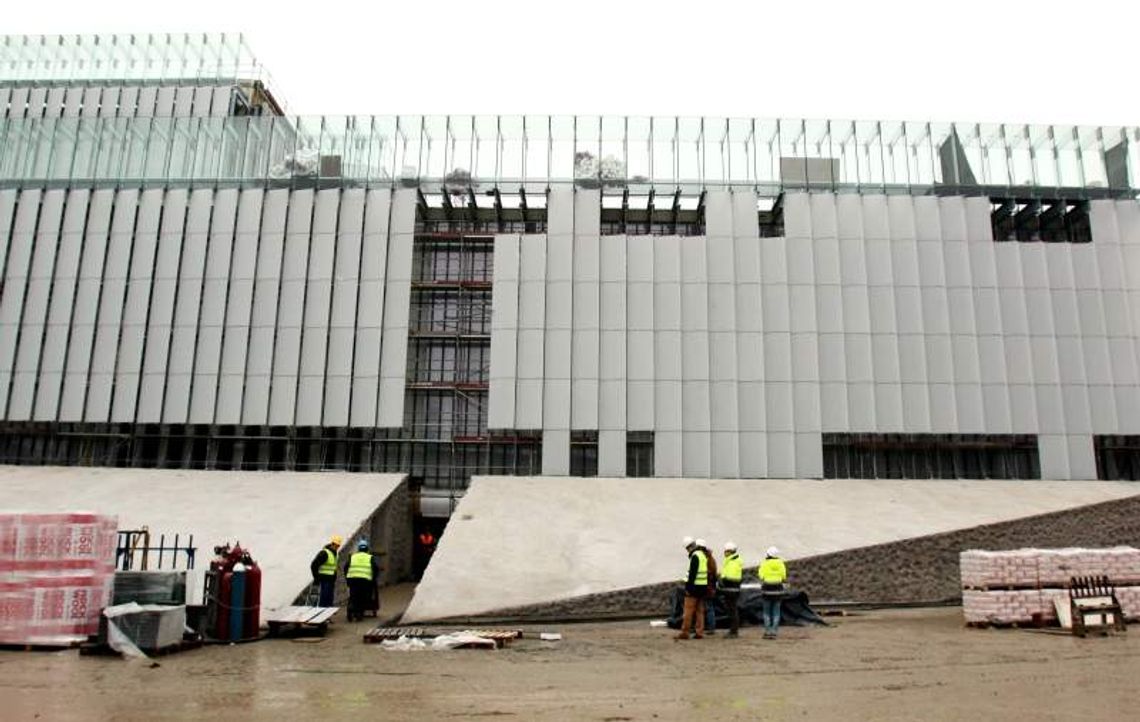 Dawny "Teatr w budowie" zamienia się w CSK. Sprawdziliśmy, jak idą prace Dawny "Teatr w budowie" zamienia się w CSK. Sprawdziliśmy, jak idą prace