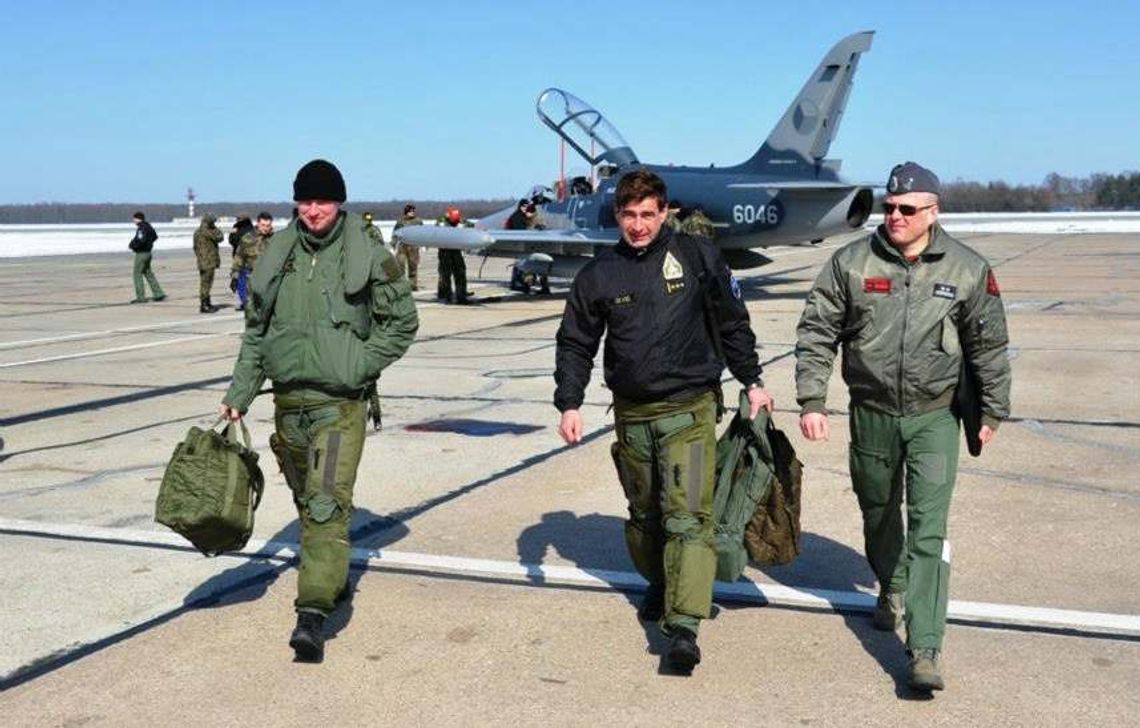 Dęblin: Czescy piloci trenują z Polakami