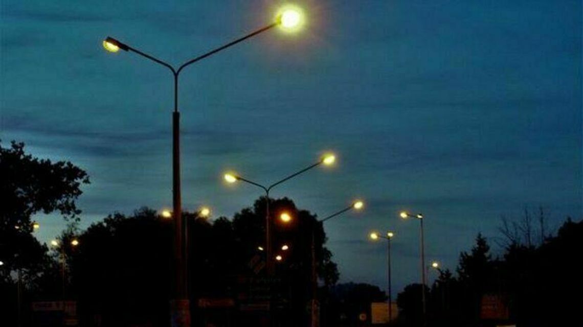 Dęblin ociepli szkoły. Stężyca wymieni oświetlenie