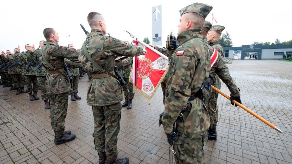 Dęblin. Przyszli lotnicy złożyli przysięgę
