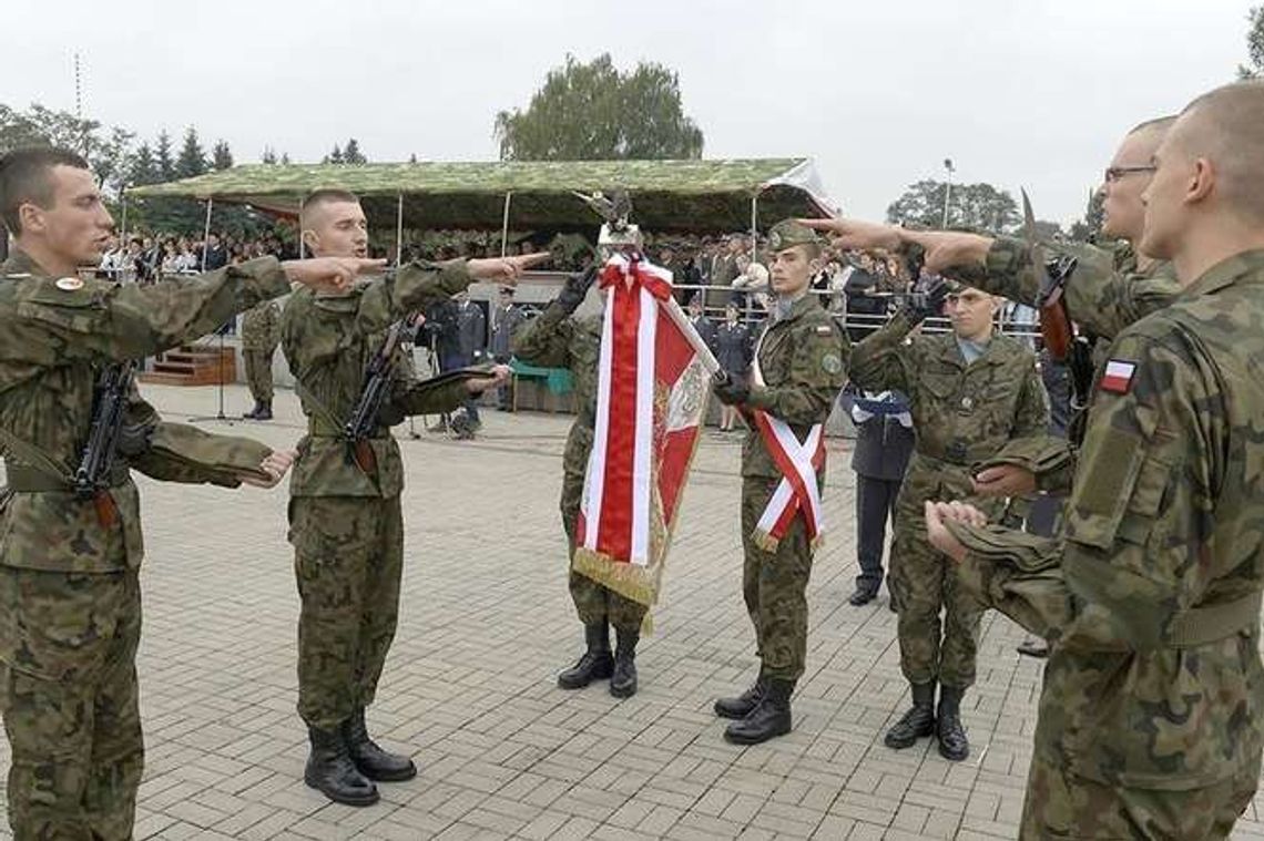 Dęblin: Wspólna przysięga podchorążych (zdjęcia)