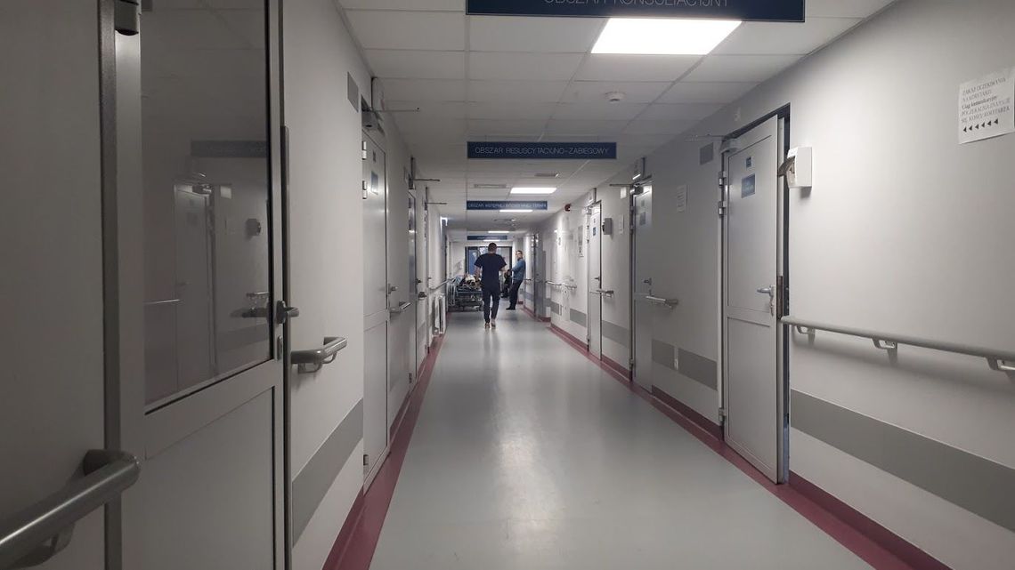 Dębliński szpital na kwarantannie. Pracownicy nie wracają do domów