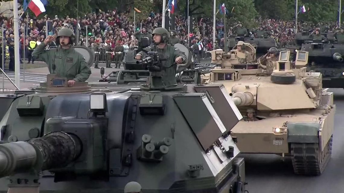 Defilada wojskowa w Warszawie. Ponad 200 pojazdów, a także samoloty i śmigłowce Defilada wojskowa w Warszawie. Ponad 200 pojazdów, a także samoloty i śmigłowce