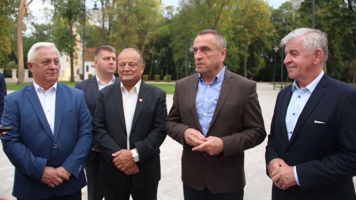 Deklarowali bezpartyjność. Teraz Biała Samorządowa popiera kandydatów do parlamentu Deklarowali bezpartyjność. Teraz Biała Samorządowa popiera kandydatów do parlamentu