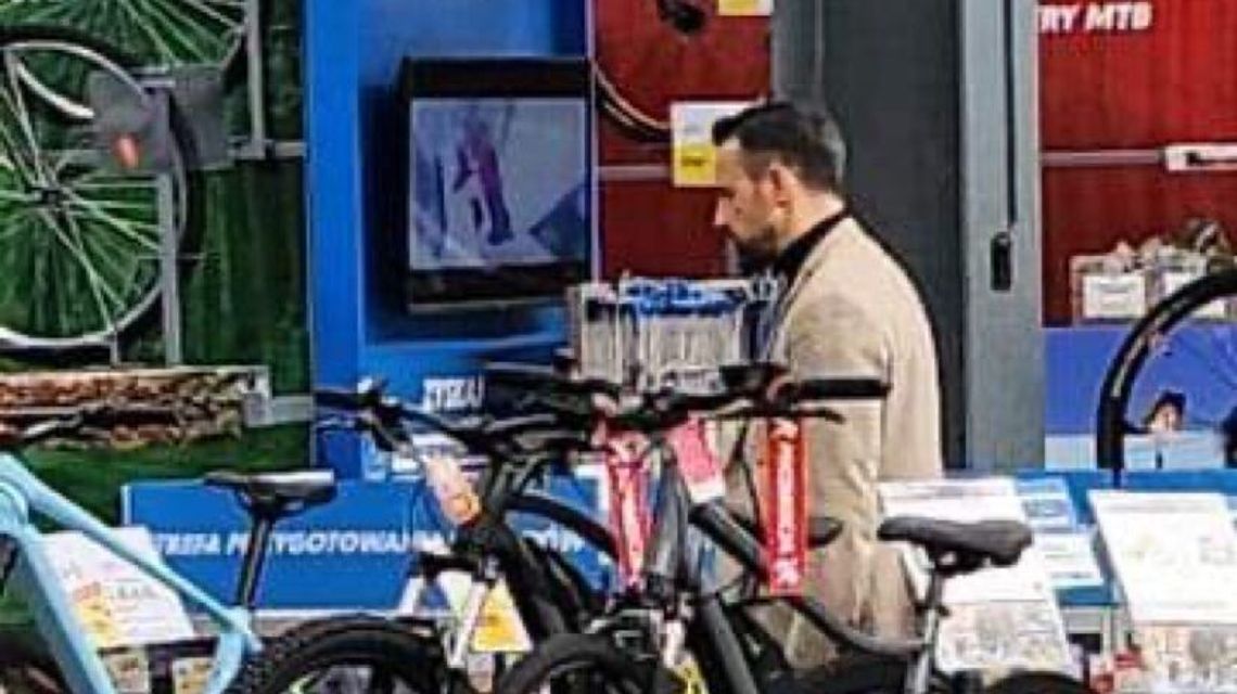 Delegacja służbowa prezydenta: spotkanie z Tuskiem i zakupy w Decathlonie 