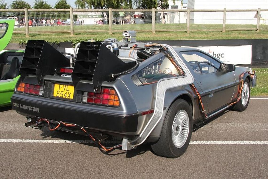DeLorean z „Powrotu do przyszłości” sprzedany za ponad pół miliona dolarów DeLorean z „Powrotu do przyszłości” sprzedany za ponad pół miliona dolarów