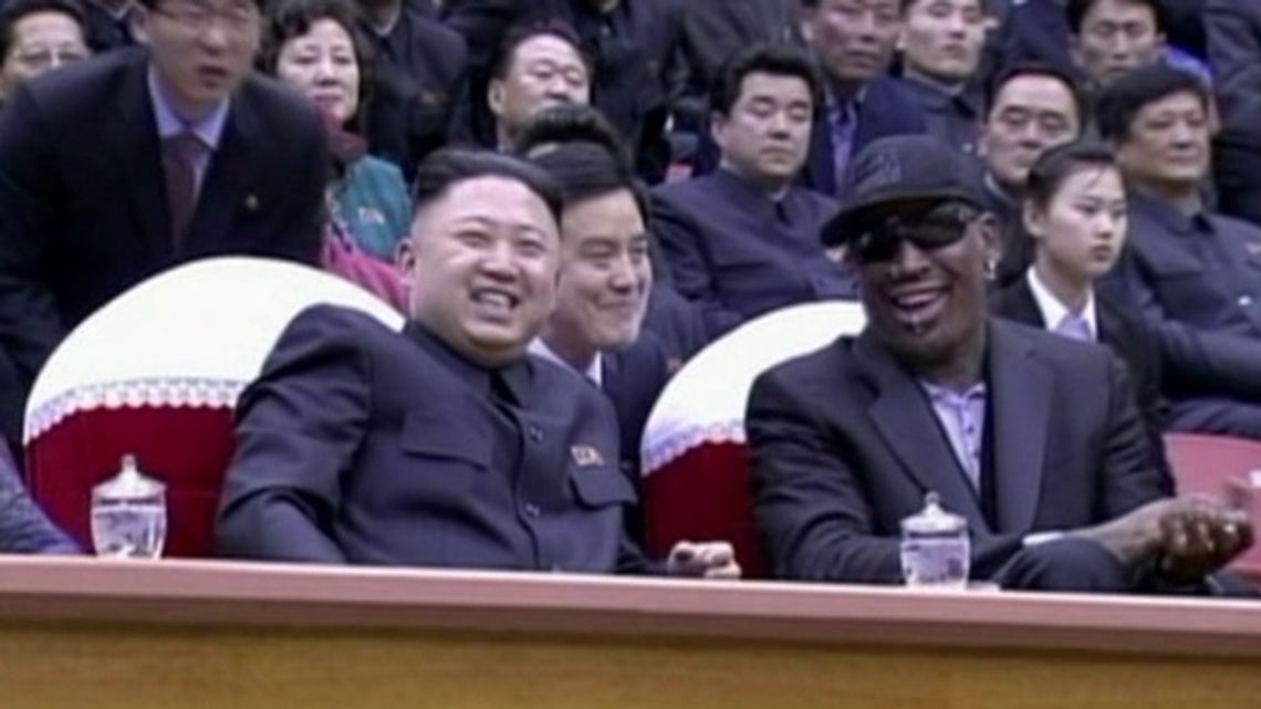 Dennis Rodman znów w Korei Północnej. Będzie trenować reprezentację (wideo)