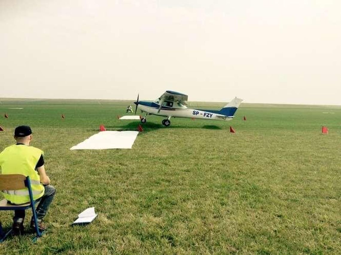 Depułtycze Królewskie: Trwają zawody samolotowe Depułtycze Królewskie: Trwają zawody samolotowe