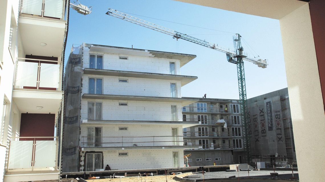 Deweloperzy biją rekord i budują coraz więcej mieszkań. Kiedy koniec boomu? Deweloperzy biją rekord i budują coraz więcej mieszkań. Kiedy koniec boomu?