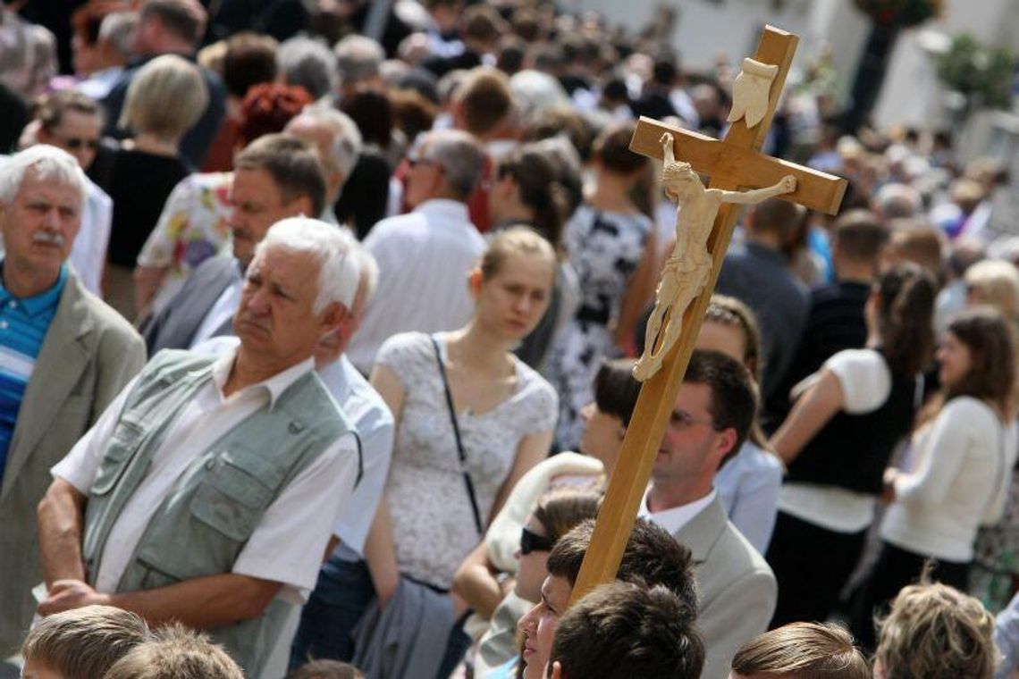 Diagnoza Społeczna 2011: Mieszkańcy Lubelskiego są pobożni i nieufni